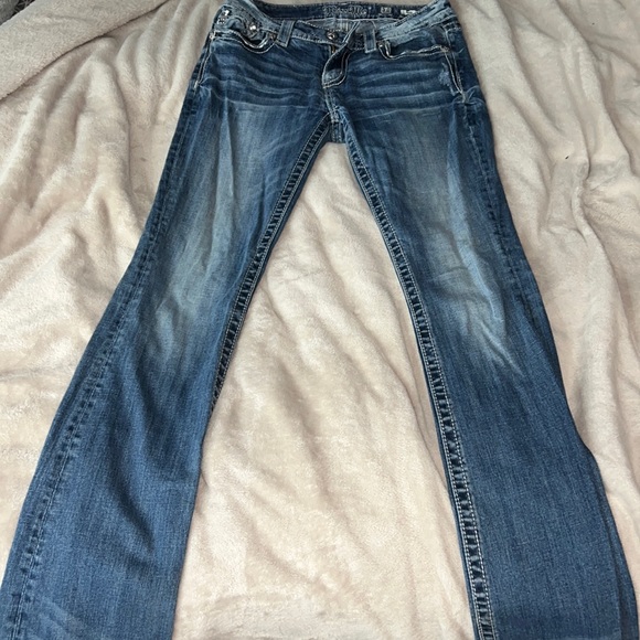 Great condition, miss me jeans, Blue jeans size 28 in woman’s, not my style atm - Picture 4 of 6